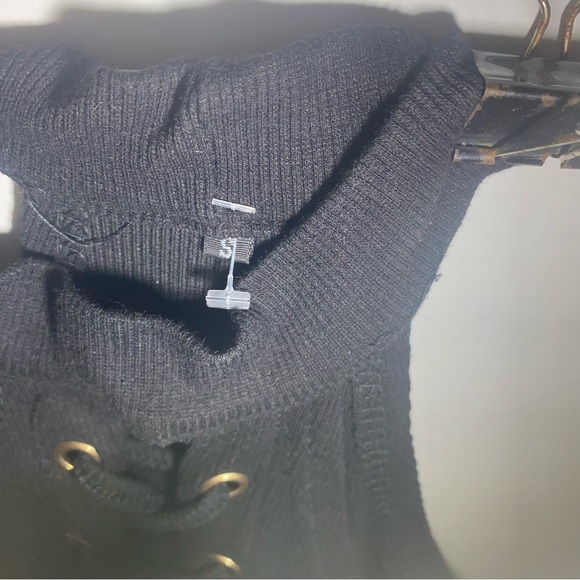 Women’s Collared Neck Pullover with Lace Tied Front Top Size S - Picture 3 of 3